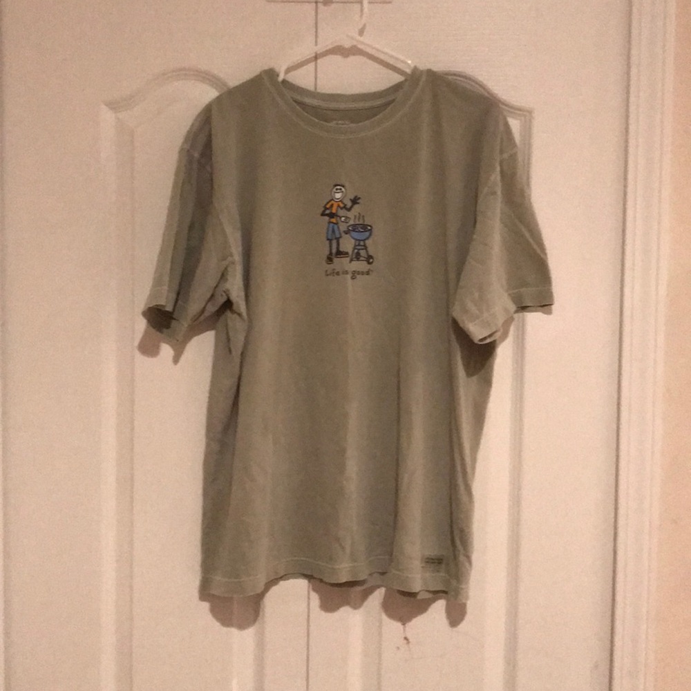 LIFE IS GOOD men’s size large tshirt